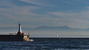 Breakwater Lighthouse by Timon Schneider