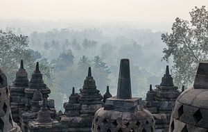 Een mystiek moment bij de Borobudur (gezien bij vtwonen) van Juriaan Wossink