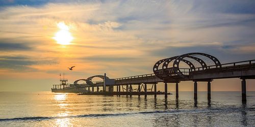 Ochtendzon over de pier