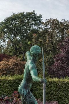 Speerwerper - bronzen figuur van Petra Dreiling-Schewe