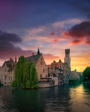 Sonnenuntergang über dem Rozenhoedkaai, Brügge von Stefano Orazzini