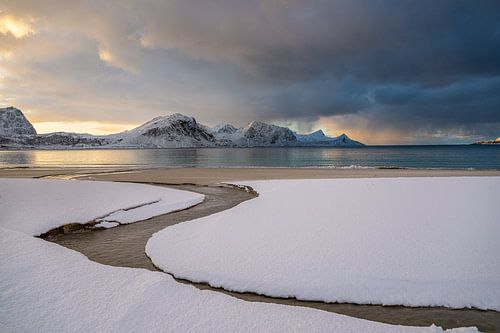 Winter beach by Petra Leusmann