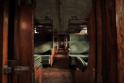 Urbex oude verlaten trein interieur