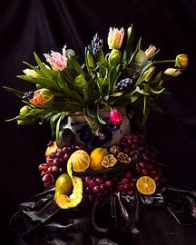 Niederländisches Stilleben Tulpen und Früchte von ina kleiman