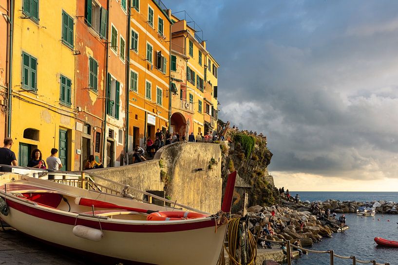 Bateau dans le port de Riomaggiore par Mark Scholten