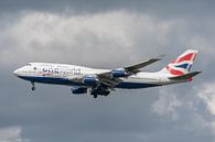 Boeing 747-400 van British Airways in One World Livery klaar voor de landing op Londen Heathrow. van Jaap van den Berg thumbnail