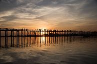 Zonsondergagn bij U-Bein brug in Myanmar van Francisca Snel thumbnail
