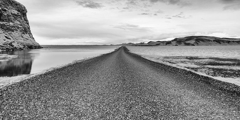 La route bleue .. (en blanc noir) par Hans Brinkel