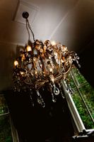 Kroonluchter aan het plafond