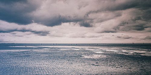 Dunkle Melancholie in Cuxhaven an der deutschen Nordseeküsteküste