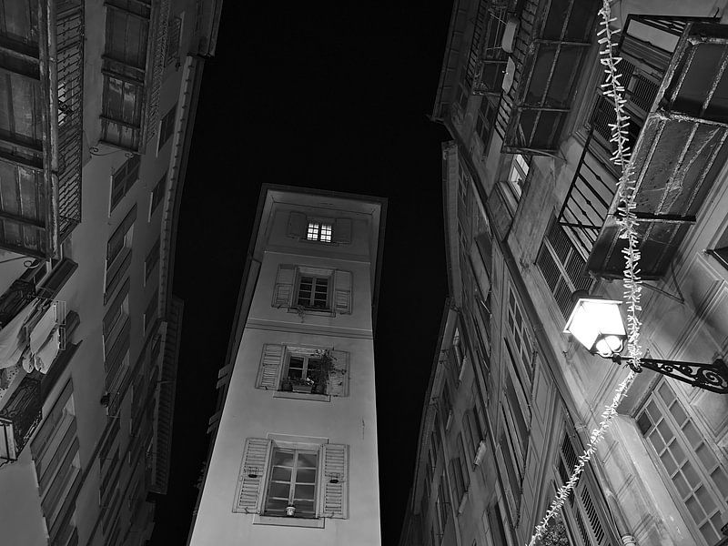 Nice by Night von Timon Schneider