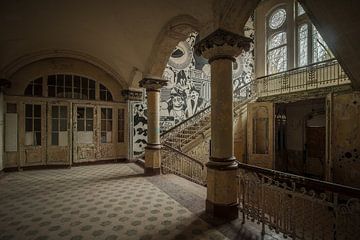 dilapidated entrance hall German hospital by Sander Schraepen