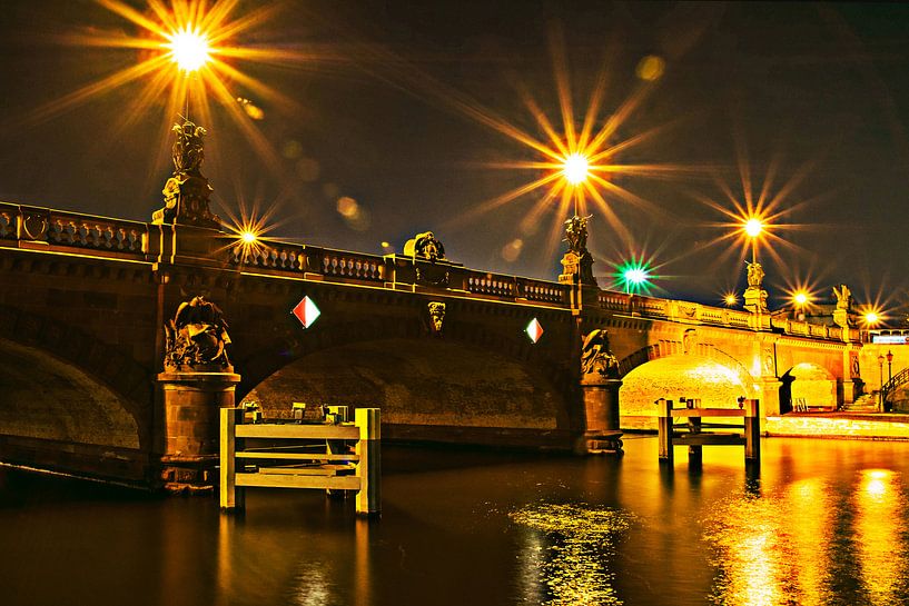 Moltke-Bridge in Berlin on the river Spree  par Silva Wischeropp