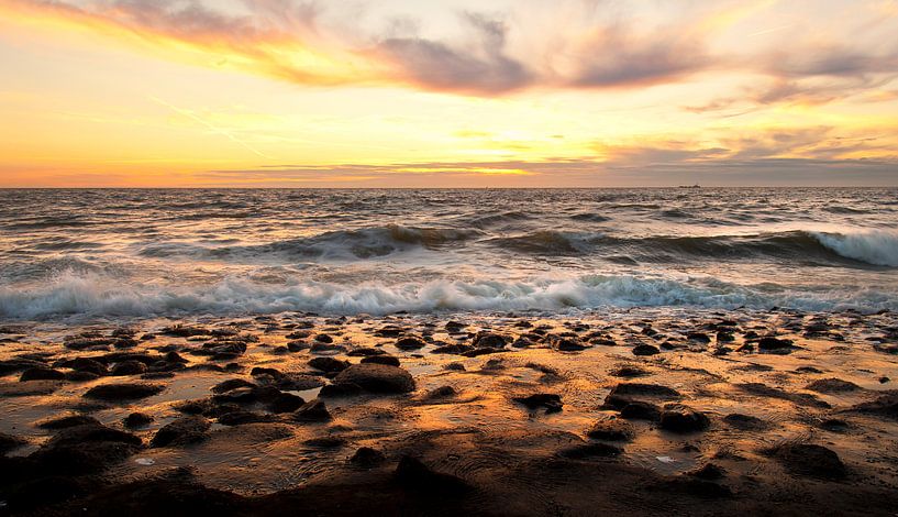 Goudgele zonsondergang boven zee par Anouschka Hendriks