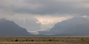 Gletsjer in IJsland een spel van licht en verval van Caro Hum