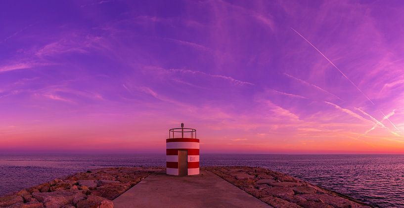 Kleiner Leuchtturm am Strand Ilha de Tavira, Algarve Portugal. Panorama von Patrick Fotografeert