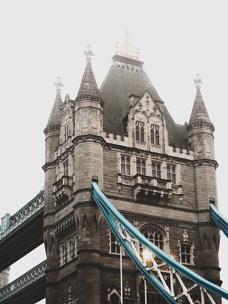 London von Hello Pompoyo