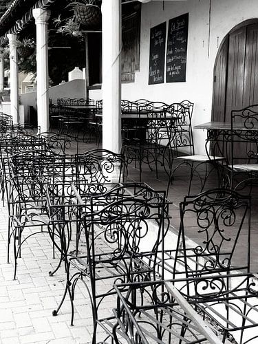 Abandoned restaurant by Charlotte van Velzen