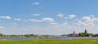 Panoramisch uitzicht op de Hanzestad Kampen gelegen aan de oevers van de rivier de IJssel van Sjoerd van der Wal Fotografie thumbnail