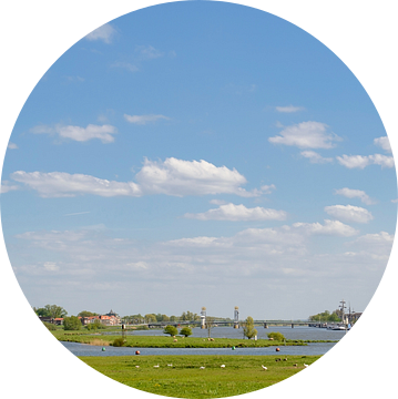 Panoramisch uitzicht op de Hanzestad Kampen gelegen aan de oevers van de rivier de IJssel van Sjoerd van der Wal Fotografie