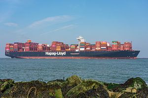 Containerschip Al Dahna Express van Hapag-Lloyd. van Jaap van den Berg