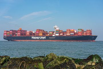 Containerschip Al Dahna Express van Hapag-Lloyd. van Jaap van den Berg