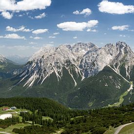 Panorama Blick von der Seilbahn Grubigstein auf die Zugspitze Ehrwald von Daniel Pahmeier
