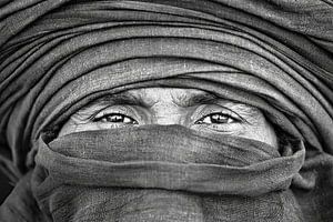 Algerien, in der Nähe von Djanet. Sahara-Wüste. Mann vom Stamm der Tuareg.