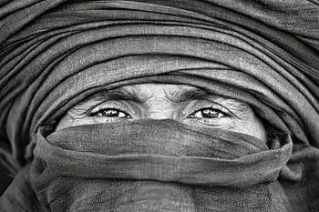 Algerien, in der Nähe von Djanet. Sahara-Wüste. Mann vom Stamm der Tuareg.