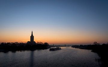 Hasselt (NL) just before sunrise by Erik Veldkamp