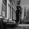 Een zitje met zicht op de Westertoren Amsterdam van Foto Amsterdam/ Peter Bartelings