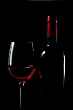 Rode wijn in een glas