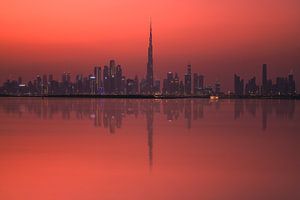 Réflexion sur l'horizon de Dubaï avec Burj Dubaï sur Jean Claude Castor