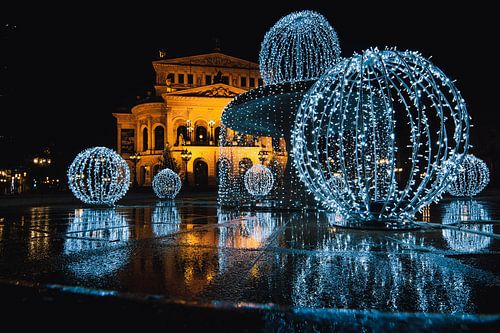 Alte Oper Frankfurt, kerstverlichting, avond