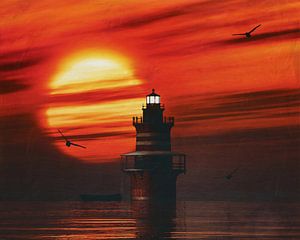 Newport Lighthouse with a sunset and Stretched Stratus clouds