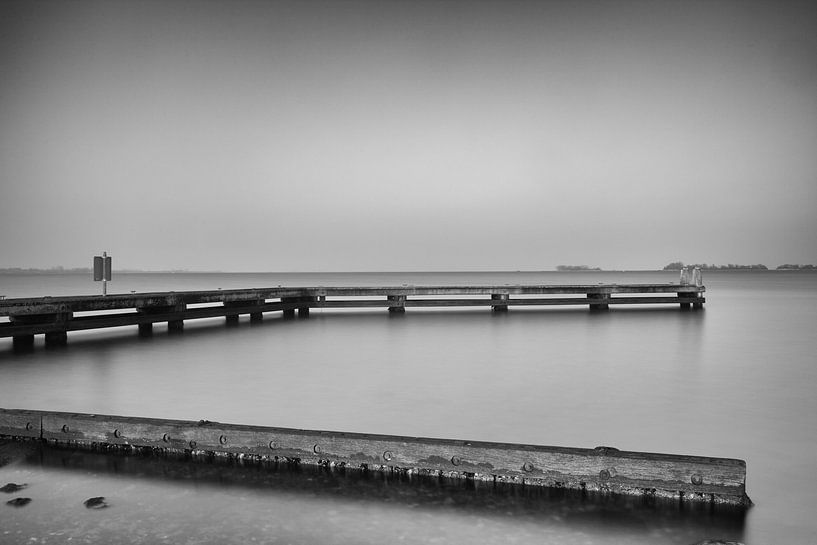 Aanlegsteiger aan het Grevelingenmeer van Jan van der Vlies