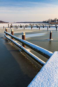 Winter am Prerowstrom mit Schnee