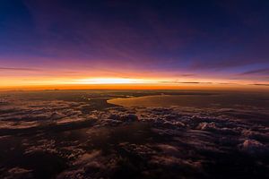 Vue du coucher de soleil à vol d'oiseau sur Denis Feiner