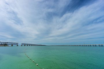 USA, Florida, Alte Eisenbahnbrücke in Übersee von adventure-photos