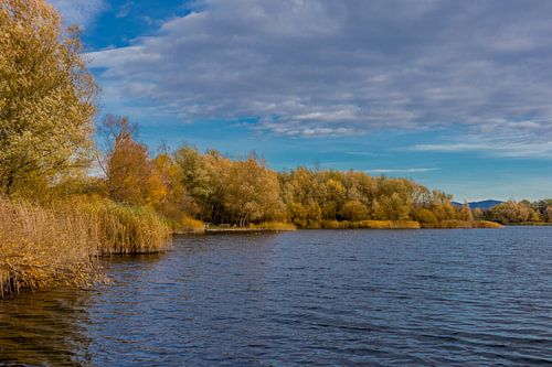 Tour d'automne autour du lac de baignade près de Bad Salzungen
