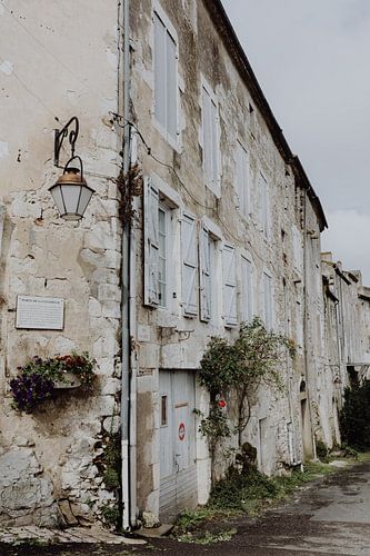 Scène de rue dans le Lot