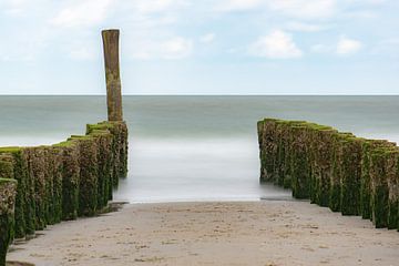 Long shutter speed breakwater by Tania Perneel