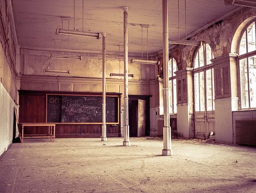 Klaslokaal in Vervallen Universiteitsgebouw in België