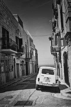 Die Straße zum Meer in Schwarz-Weiß von iPics Photography