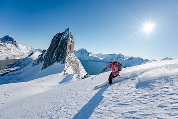 Ski touring in winter on Senja near Hester by Leo Schindzielorz