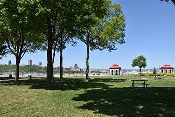 Uitzicht op Quebec City vanuit een Lévis-park by Claude Laprise