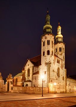 L'église Saint-André dans la rue Grodzka la nuit, la vieille ville de Stare Miasto, Cracovie, Petite