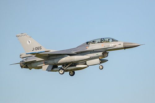 Royal Air Force F-16B Fighting Falcon (J-065).