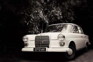 Old Benz van LHJB Photography