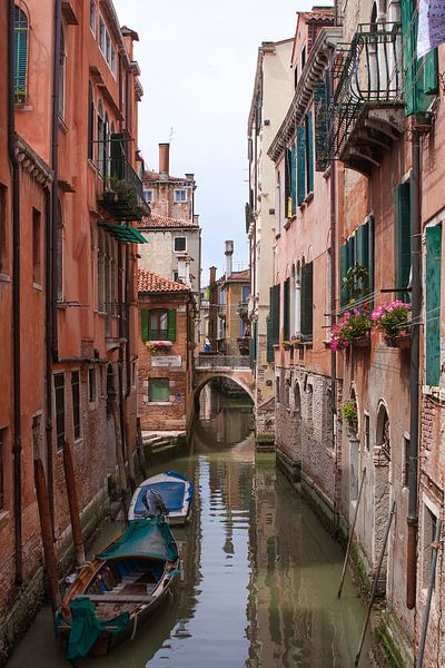 Canal à Venise Italie par Marianne van der Zee